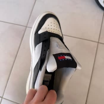 SuperStep Mağazasından Aldığım Tommy Spor Ayakkabım Yıkamada Renk Verdi Ve Görünümü Bozuldu