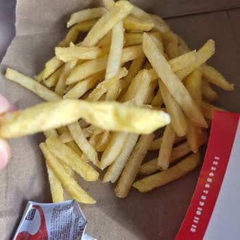 Burger King Şubesinde Eksik Ayran Ve Soğuk Patates Kızartması Şikayeti