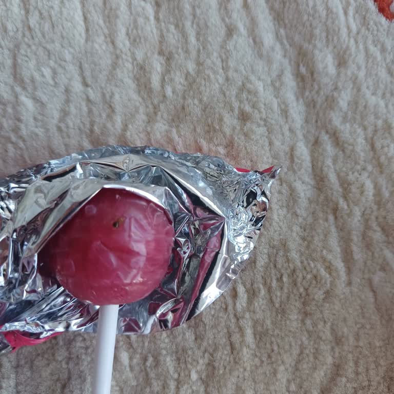 Ülker Yupo Lollipop Şekerinde Böcek Tespit Edildi