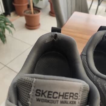 Skechers Gri Spor Ayakkabısında 3 Aylık Kullanımda Topuk Yırtılması Ve Değişim Talebi