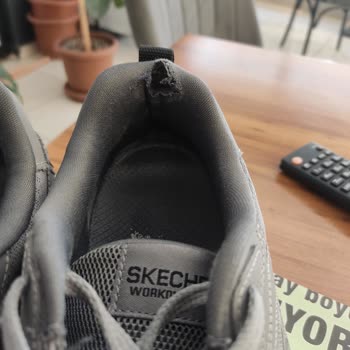 Skechers Gri Spor Ayakkabısında 3 Aylık Kullanımda Topuk Yırtılması Ve Değişim Talebi