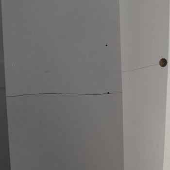Koçtaş'tan Aldığım Gardırop Kapakları Çatlak Ve Hasarlı Satıcıdan Cevap Yok