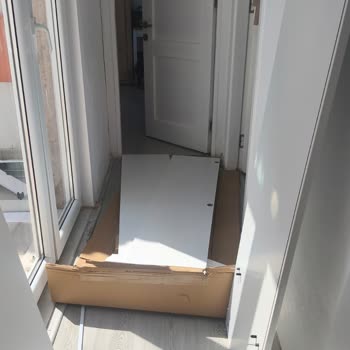Koçtaş'tan Aldığım Gardırop Kapakları Çatlak Ve Hasarlı Satıcıdan Cevap Yok