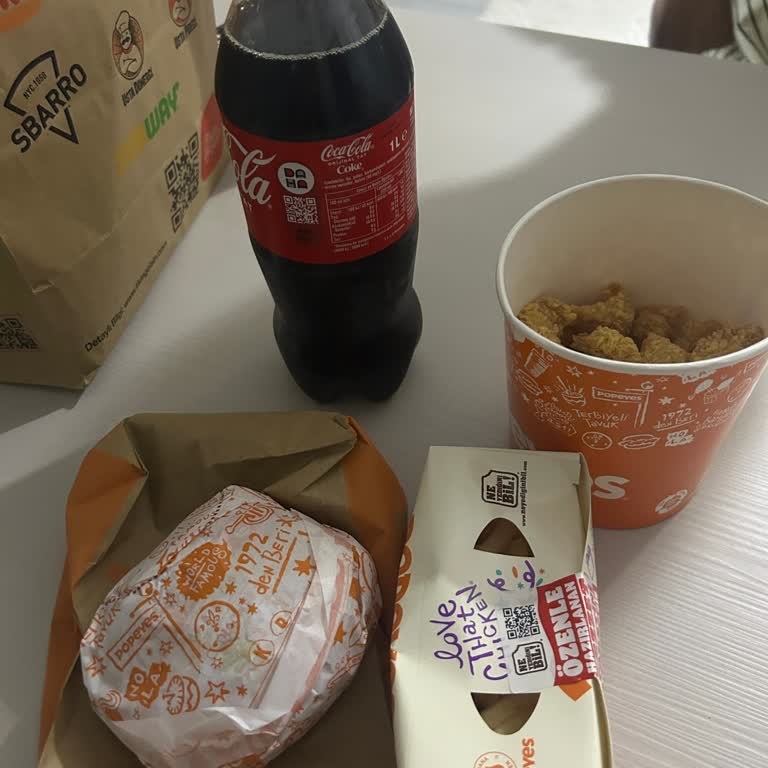 Üç Burger Siparişimden İki Tanesi Eksik Ve Destekten Yanıt Gelmedi