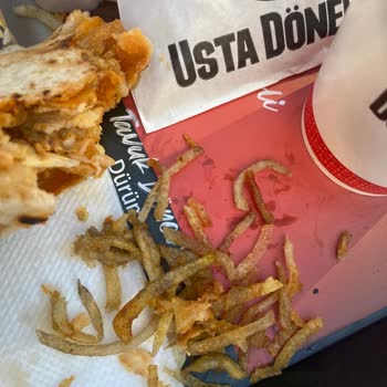 Ankamall Usta Döner’de Yanık Tavuk Ve Küflenmiş Patates: Hijyen İhlali Ve Personel İlgisizliği