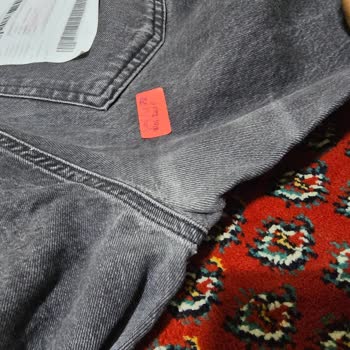 Mavi Denim Pantolonunda Tek Kullanımdan Sonra İncelme Ve Renk Solması