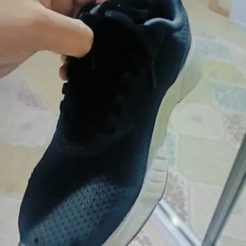 5 Ayda Yırtılan Reebok Ayakkabı, FLO Mağazasının Ret Kararıyla Hayal Kırıklığı