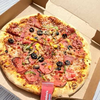 Domino's Şubesinde Jambonlu Pizza Gelmedi Ürünler Küçük Ve Çalışanlar Saygısız