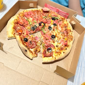 Domino's Şubesinde Jambonlu Pizza Gelmedi Ürünler Küçük Ve Çalışanlar Saygısız