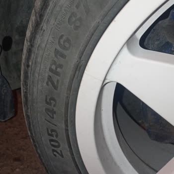 Kumho PS71 Lastiğinde Üretim Hatası Ve Güvenlik Riski