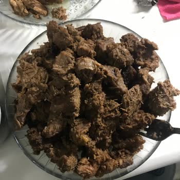 Emin Blok Kavurmanın Kıymaya Benzer İçeriği Ve Sert Parçaları