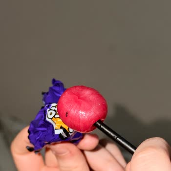 Lollipop Paketi İçinde Karınca: Hijyen Ve Kalite Kontrolü İhmali