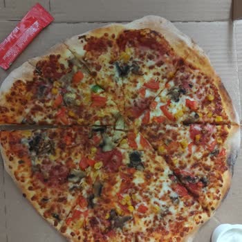 Büyük Boy Klasik Hamur Pizza Yerine İnce Hamur Gönderildi