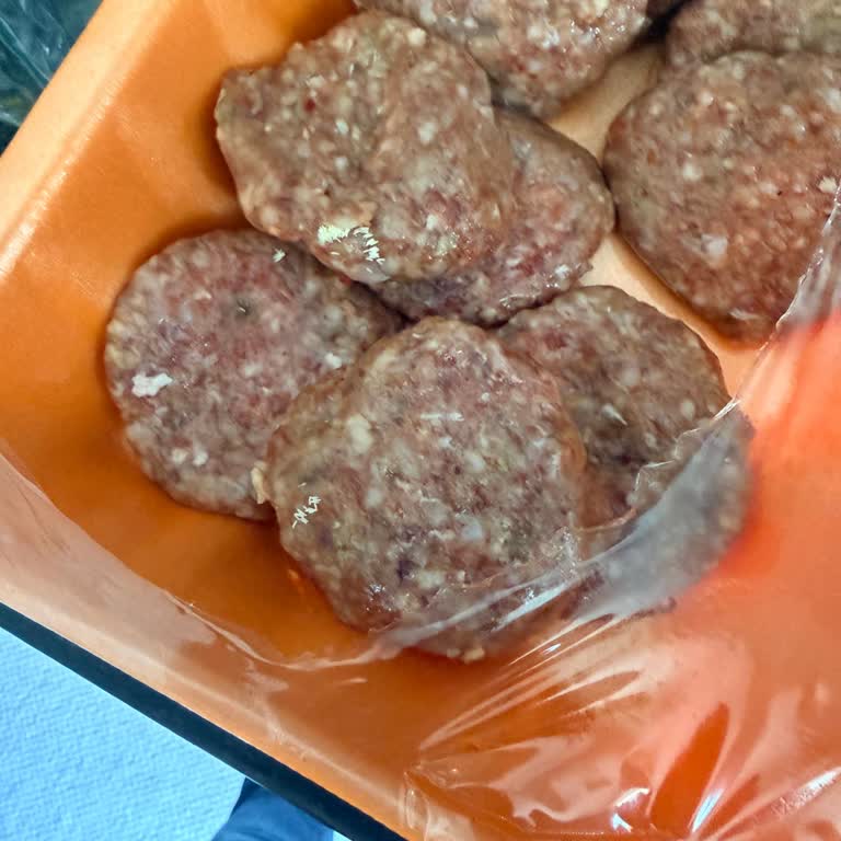Köfteci Yusuf'tan Paket Köfte İçinde Kurt Larvaları Ve Cevapsız Müşteri Hizmetleri