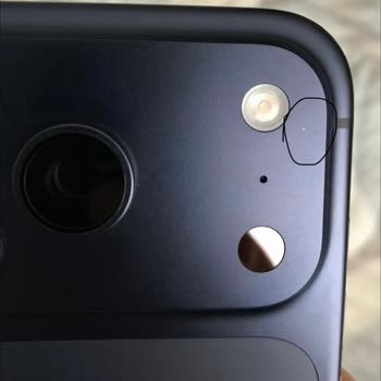 İPhone 17 Pro’da Boya Atması Ve Gövde Soyulması