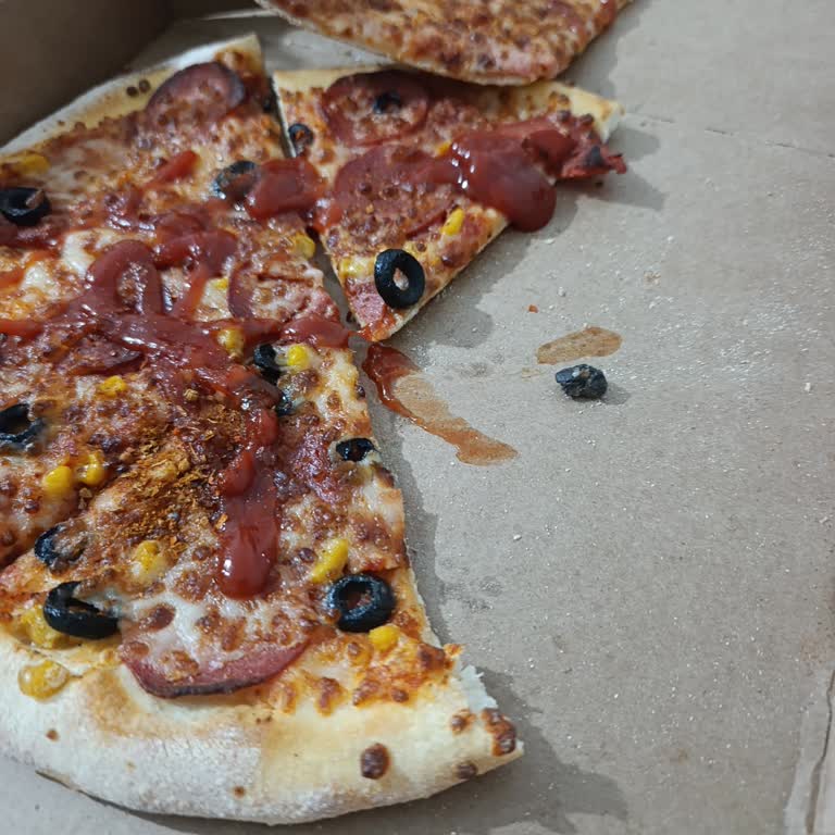 Pizza İçindeki Zeytin Çekirdeği Dişimi Kırdı, İade Ve Kontrol Talebi