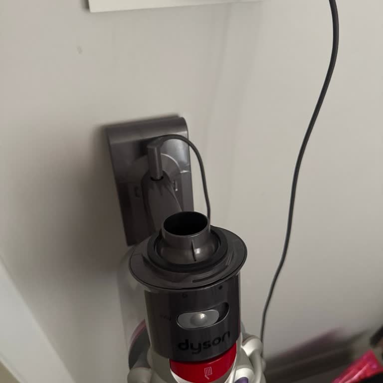 Dyson V8 Advanced Servisinde Parça Eksikliği Ve Motor Durdurması Sorunu