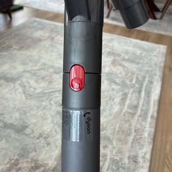 Dyson Süpürge Boru Birleşiminde Kırılma Ve Destek Eksikliği
