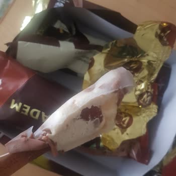 Soğuk Zinciri Bozulmuş Dondurmalarda Mide Ağrısı Şikayeti