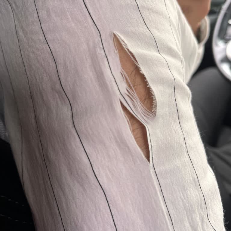Talimatlara Uygun Yıkandı, Gömlek Tek Yıkamada Yırtıldı Ve Mağaza Şikayetimi Reddetti