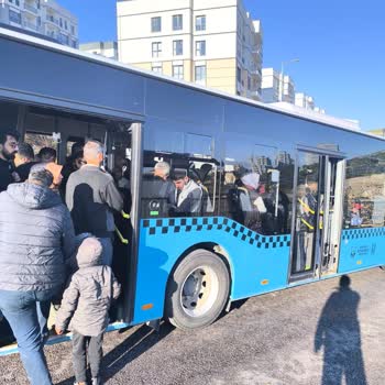 33A Batıkent Hattında Aşırı Kalabalık Ve Araç Takip Sistemi Çalışmıyor