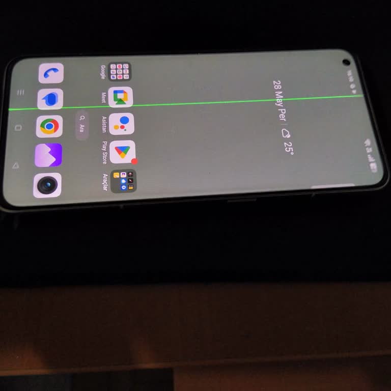 Amiral Gemisi Telefonumda Kendiliğinden Oluşan Yeşil Dikey Çizgi İçin Ücretsiz Ekran Değişimi Talebi