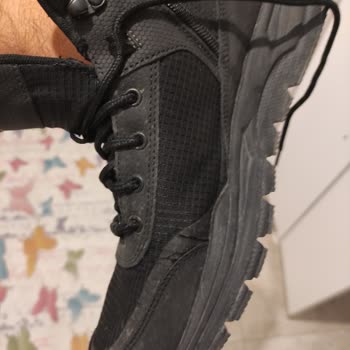 Skechers Ayakkabısında Çatlama Ve Su Girişi, Mağaza Ve Müşteri Hizmetlerinden Reddedilen Talep