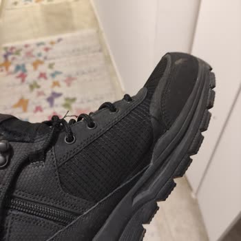 Skechers Ayakkabısında Çatlama Ve Su Girişi, Mağaza Ve Müşteri Hizmetlerinden Reddedilen Talep