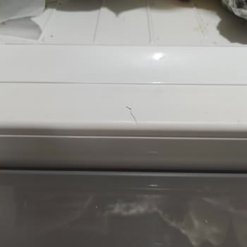 Garanti Kapsamındaki Buzdolabımda İç Gövde Çatlağı Ve Kalitesiz Malzeme Şikayeti