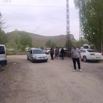 Van Muradiye Şelalesi Girişinde Resmi Olmayan Kişiden Makbuzsuz 300 TL Ücret Talep Edildi