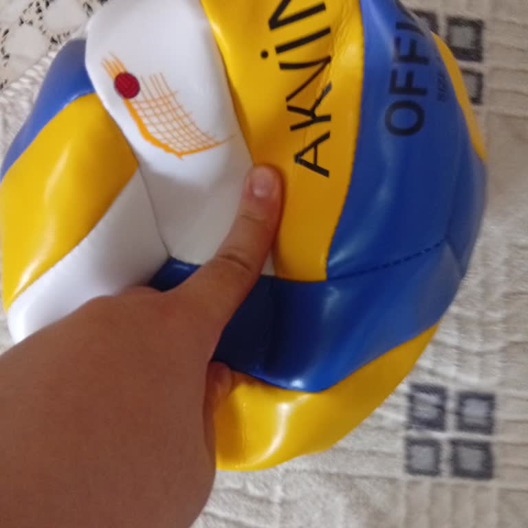 Yeni Aldığım Voleybol Topu Hemen Hava Kaçırdı Ve Değişim Talep Ediyorum
