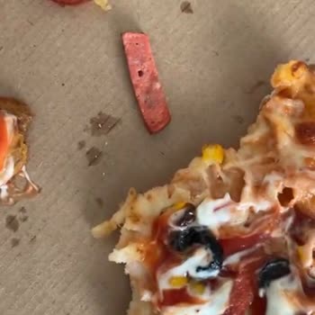 Sbarro Edirne Şubesinde Yanlış Ve Soğuk Pizza, Uzun Bekleme Ve Mide Sorunu