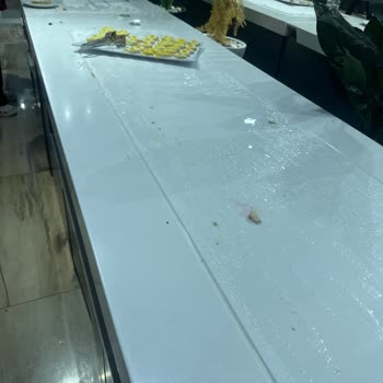 Ödenen 107 Bin TL'ye Karşı Yetersiz Restoran Ve Umursamaz Personel