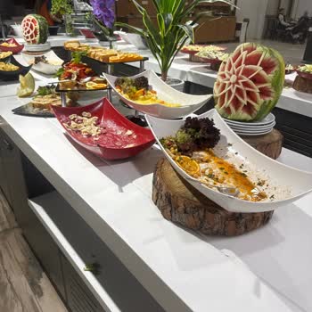 Ödenen 107 Bin TL'ye Karşı Yetersiz Restoran Ve Umursamaz Personel