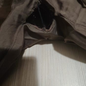 İlk Giyimde Pantolon Yırtıldı, Marka Güveni Sarsıldı