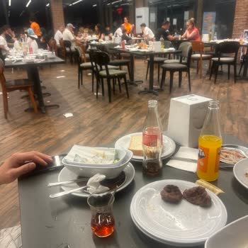 Köfteci Yusuf Serik Şubesinde Pişmemiş Köfte Ve Hijyen Sorunları Personel Umursamazlığı