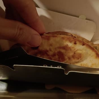 Burger 242'de Taco Görseli Müşteriyi Yanıltıyor