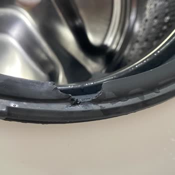 Bosch Çamaşır Makinesinde Lastik Aşınması Ve Garanti Değişim Talebi