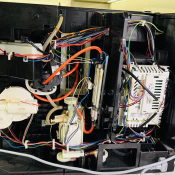 Kahvede Taş Bulundu, Makine Bozuldu Ve 450 TL Zarar Geldi