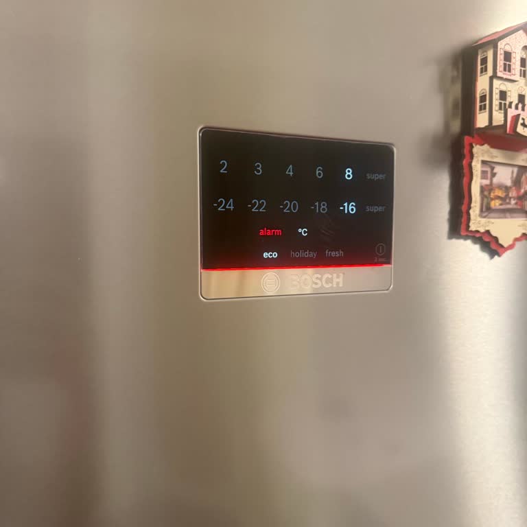 Bosch Buzdolabında Sürekli Alarm Ve Işık Sorunu, Servis Çözüm Sağlamıyor