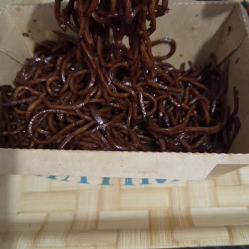 Yemeksepeti'nde Tavuklu Noodle Siparişinde Tavuk Yok Ve Durum Yanlış Gösteriliyor