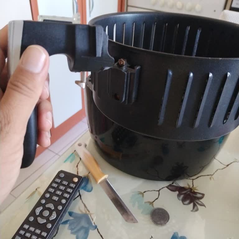 Schafer Pişirme Tenceresinin Sapı Kırıldı