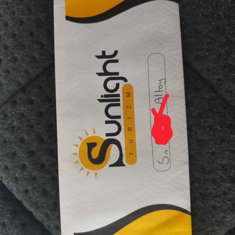 Sunlight Turizm'de Yanıltıcı Sözleşme ve Şikayet Silme Baskısı