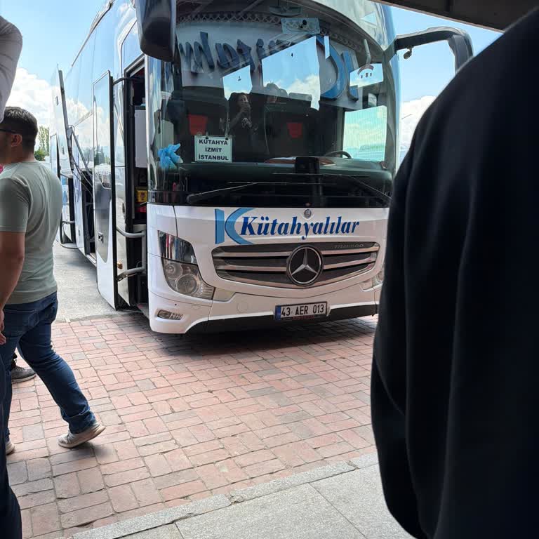 Kütahyalılar Turizm Şoför Ve Muavinin Yolcuya Saygısız Yaklaşımı