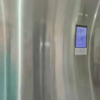 Siemens Buzdolabının Inox Kaplamasındaki Çizgiler Ve Solma