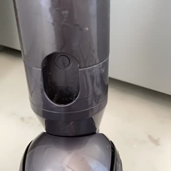 Dyson V15 Süpürge Kırmızı Butonunun Normal Kullanımda Kırılması Ve Ücretsiz Onarım Talebi