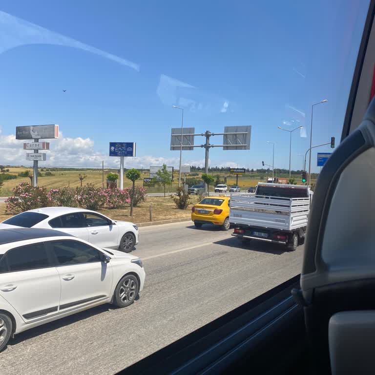 Bagajda Kurye Motoru Güvenlik Riski Ve Yarım Saat Bekleme