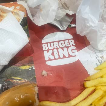 Burger King Tavuk Burgerinde Sert Beyaz Cisim Bulunması