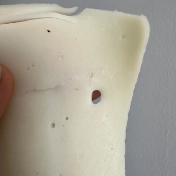 Sütaş Dilimli Tost Peynirinde Saç Bulundu, Sağlık Riski