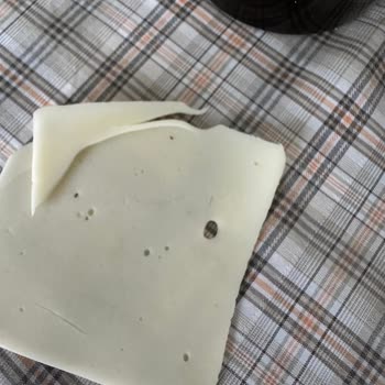 Sütaş Dilimli Tost Peynirinde Saç Bulundu, Sağlık Riski